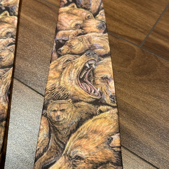 Polyester Grizzly Bear Neck Tie. - Picture 2 of 4